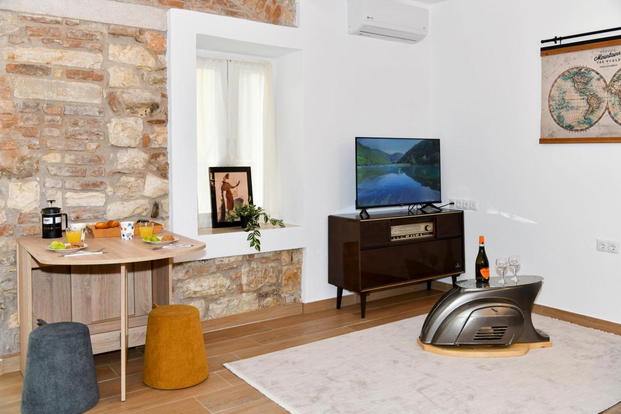 Captain Theo'S Modern Apartment Maria Lefkimmi  Exterior photo